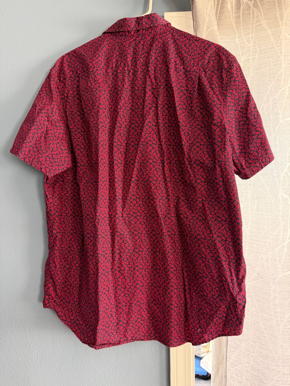 Michael Kors Men's Red and Black Short-Sleeve Button-Down Shirt - Picture 3 of 3